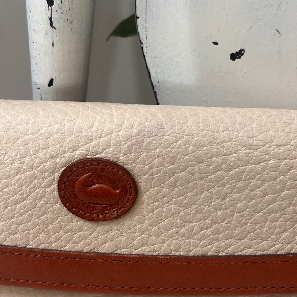 Vintage Dooney & Bourke AWL Checkbook Wallet Bone British Tan Leather USA - Picture 3 of 12